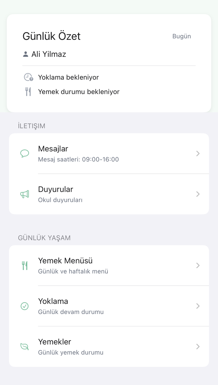 Anaokulum uygulamasının Okul Merkezi ekranı: mesajlar, duyurular, yemek menüsü, yoklama ve günlük yemek durumu